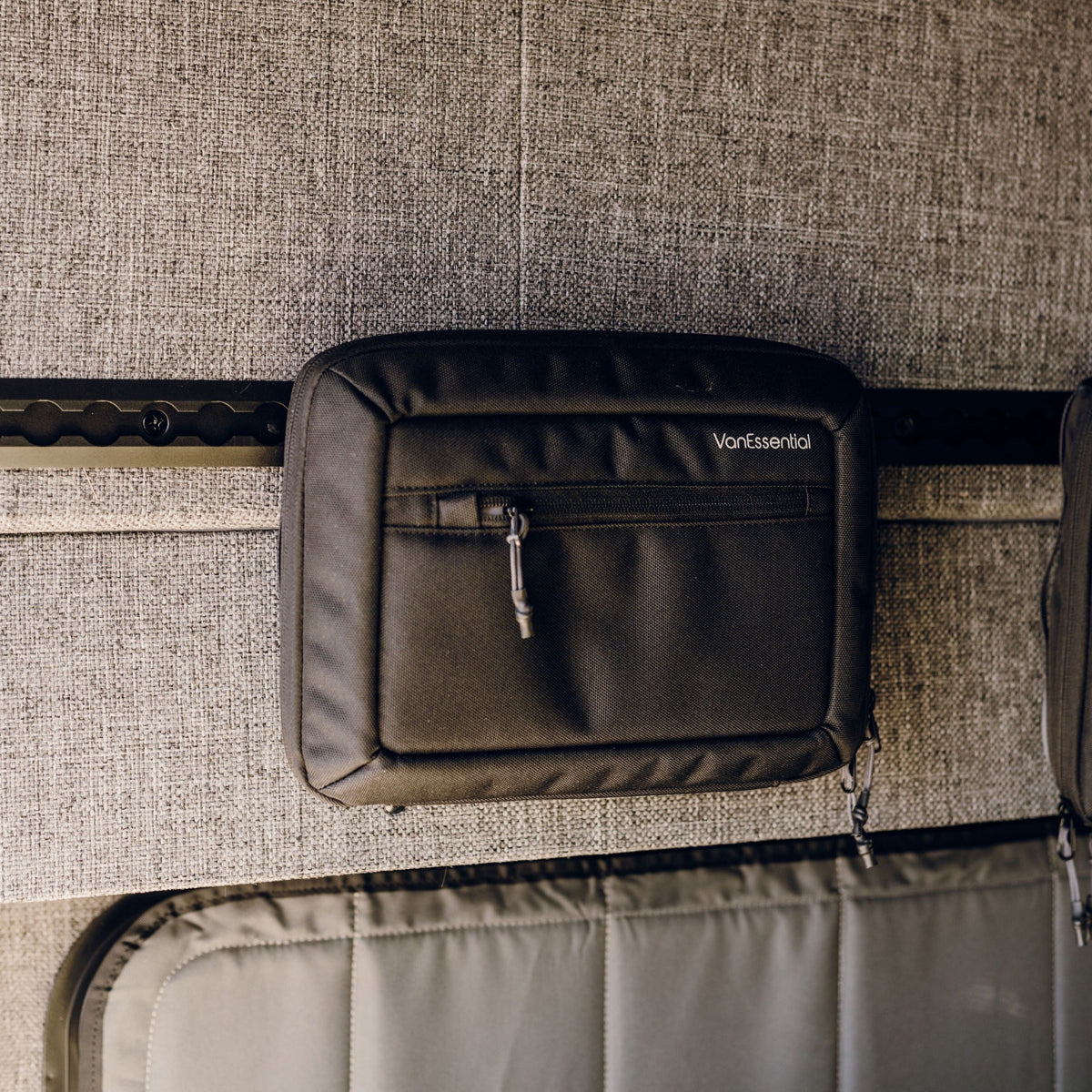 Venture L-Track Stow Away Bag (Medium)