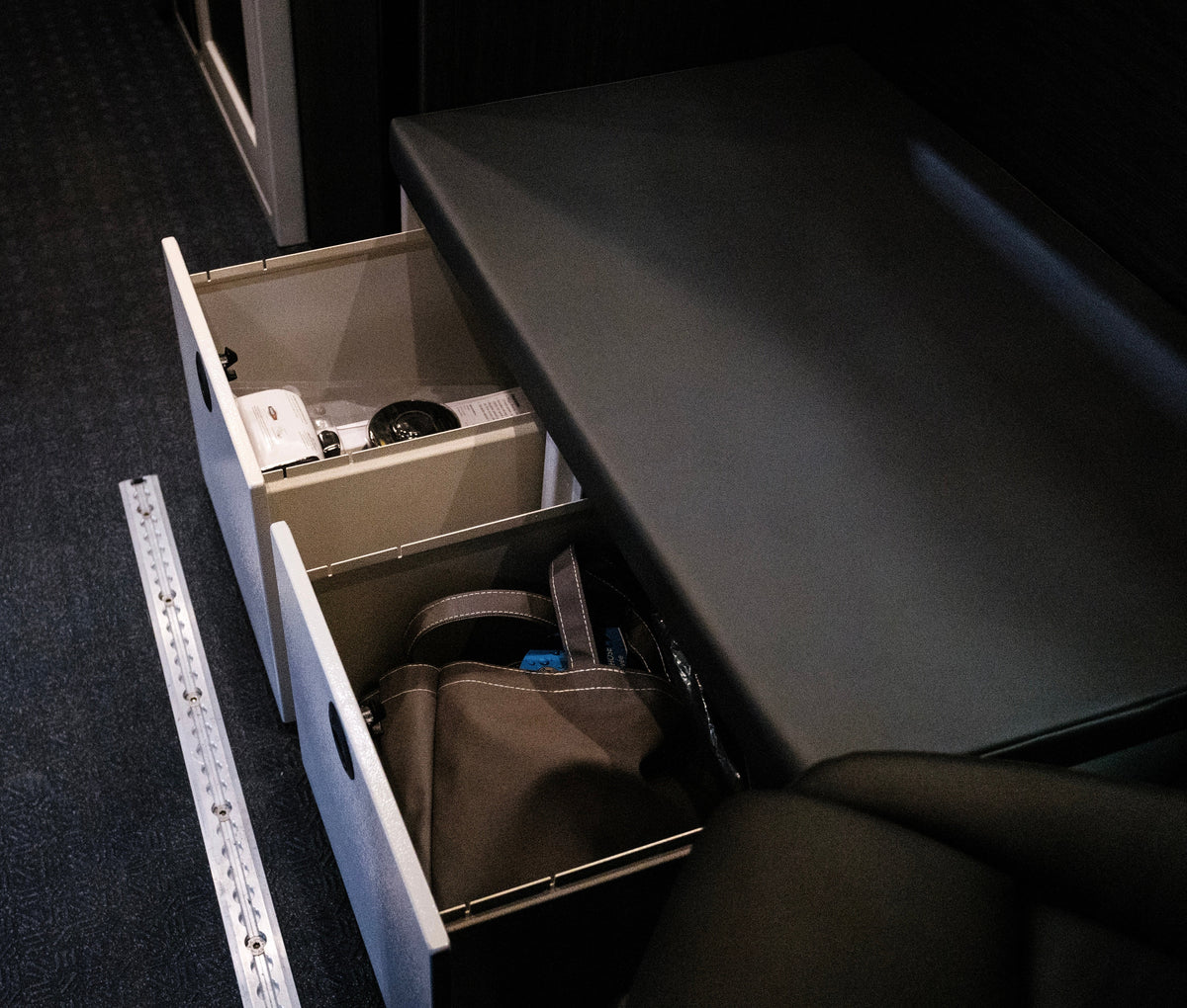 18" Single Drawer Cabinet - 18" x 22" x 15"