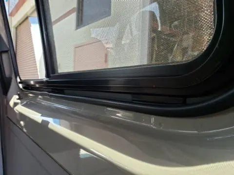 Trim Lock - Driver side fwd / Slider Door