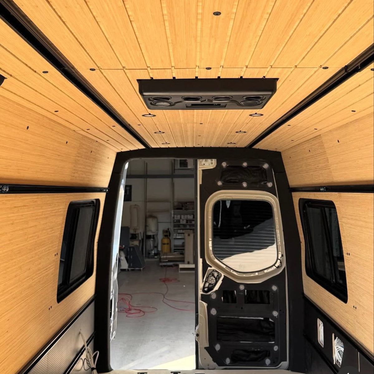 Sprinter 144 Rear Window/Innie Pair