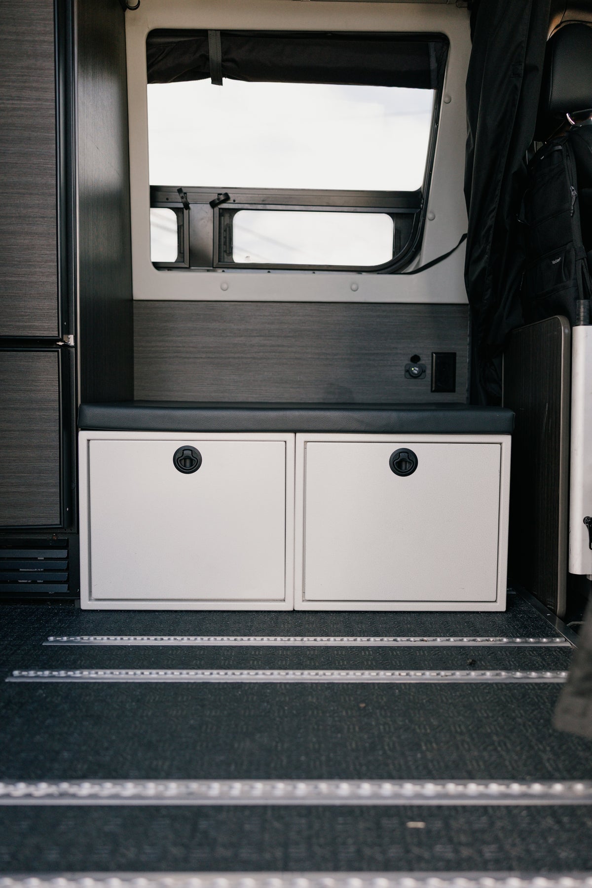18" Single Drawer Cabinet  -  18" x 22" x 15"